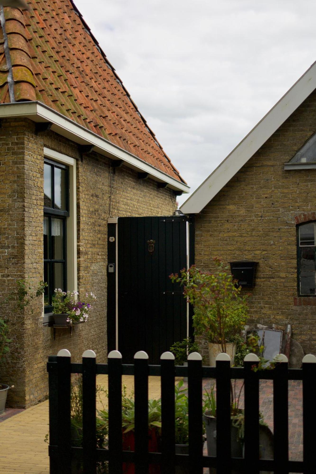 Vakantiehuis In Friesland Voor De Hele Familie Huns Exterior photo